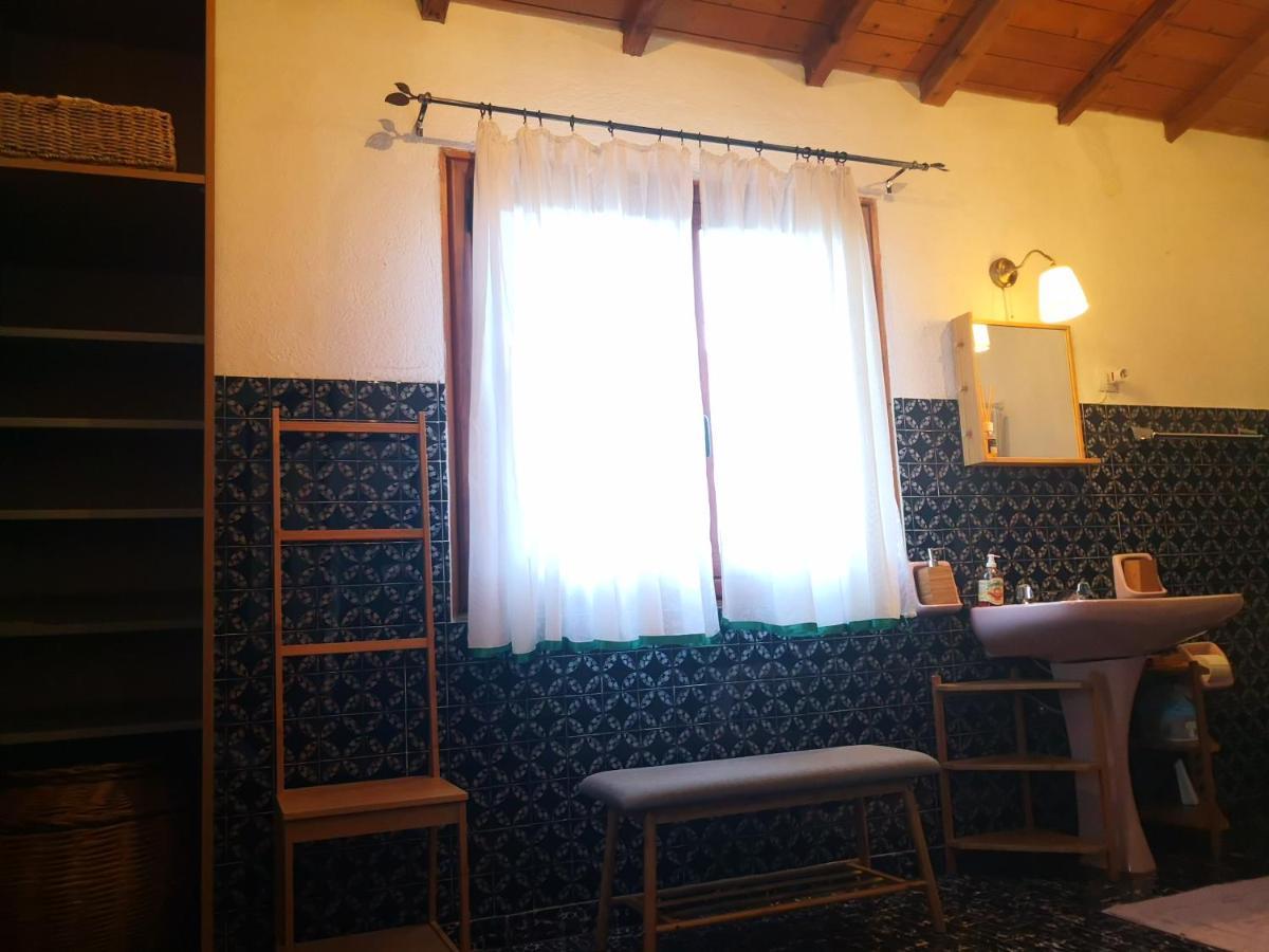 Bed and Breakfast Zia Chiarina San Nicolo Gerrei Екстер'єр фото