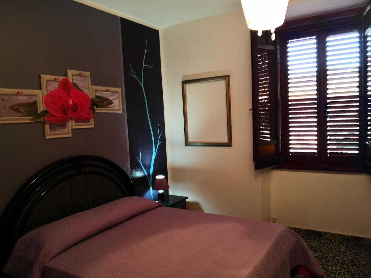 Bed and Breakfast Zia Chiarina San Nicolo Gerrei Екстер'єр фото