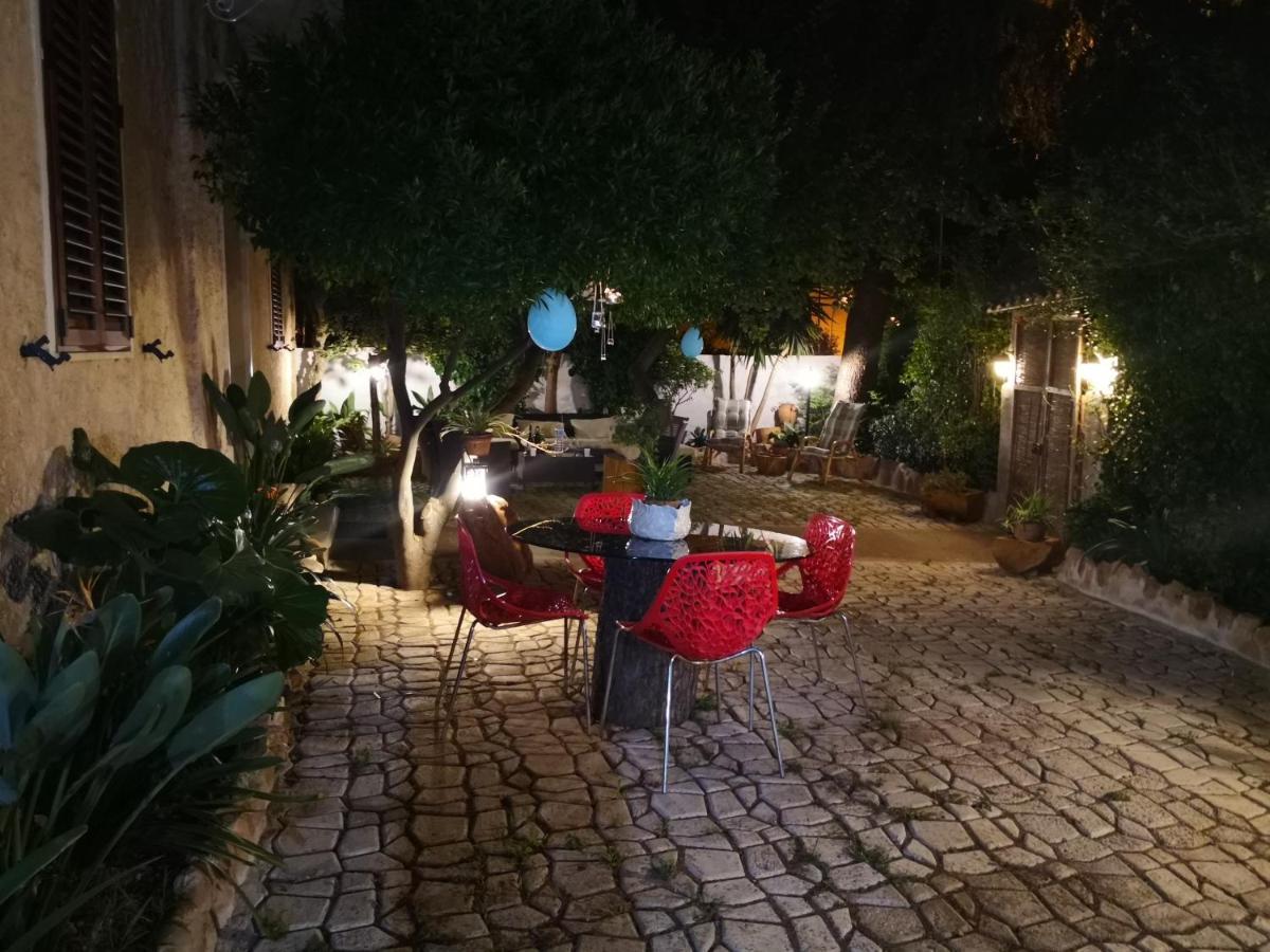 Bed and Breakfast Zia Chiarina San Nicolo Gerrei Екстер'єр фото